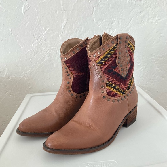 Western Ankle Leather Booties, Steve Madden Swaret - Picture 2 of 9